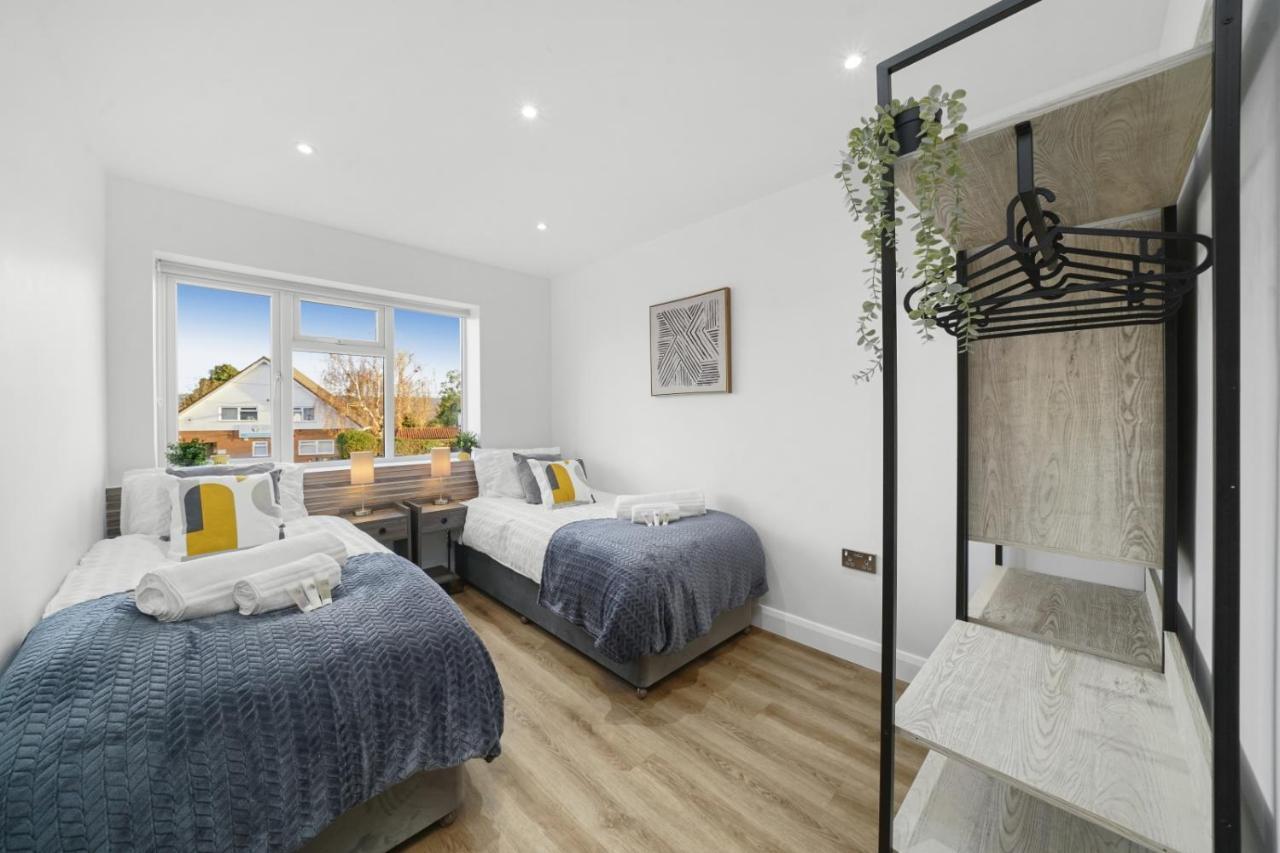 Modern Bungalow In Maidstone Sleeps 5 With Free Parking Eksteriør billede