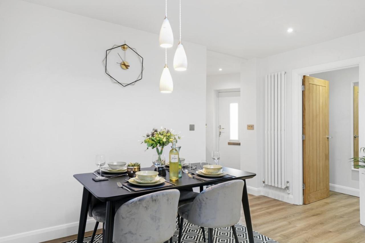 Modern Bungalow In Maidstone Sleeps 5 With Free Parking Eksteriør billede