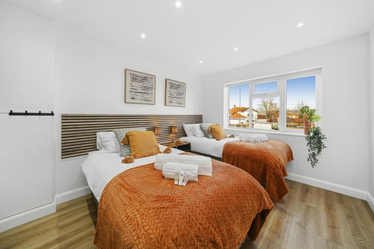 Modern Bungalow In Maidstone Sleeps 5 With Free Parking Eksteriør billede