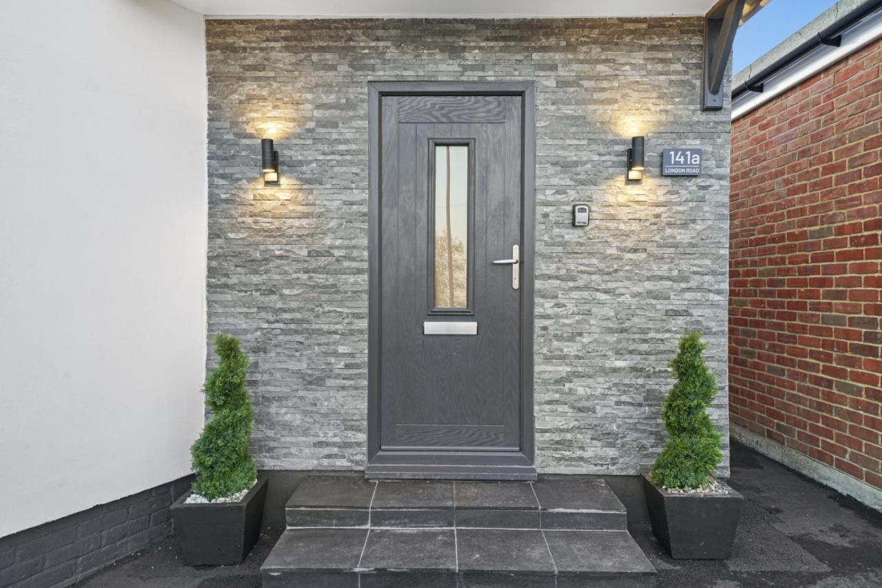 Modern Bungalow In Maidstone Sleeps 5 With Free Parking Eksteriør billede