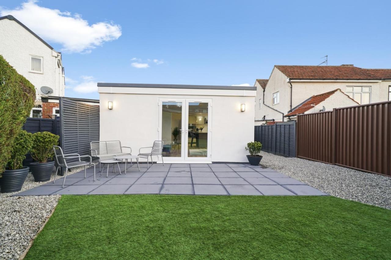 Modern Bungalow In Maidstone Sleeps 5 With Free Parking Eksteriør billede