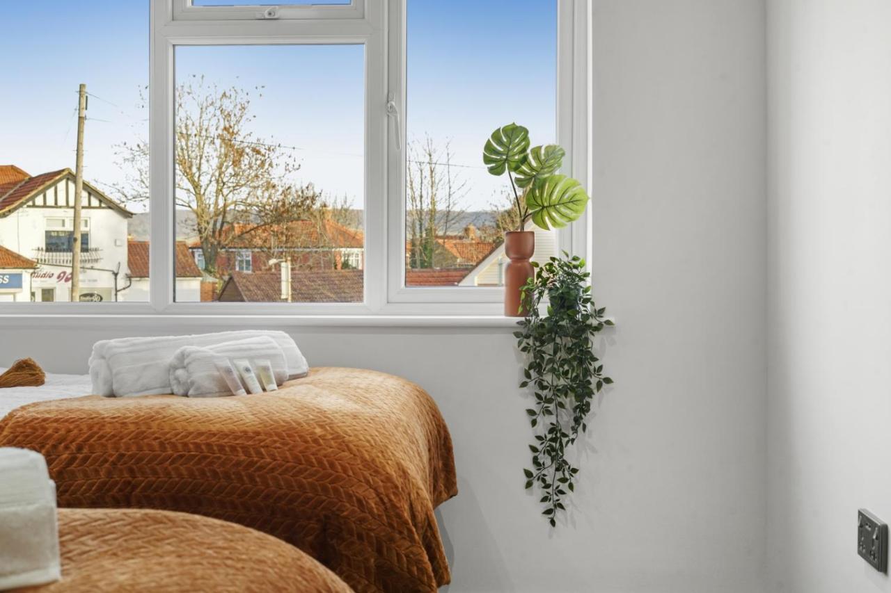 Modern Bungalow In Maidstone Sleeps 5 With Free Parking Eksteriør billede