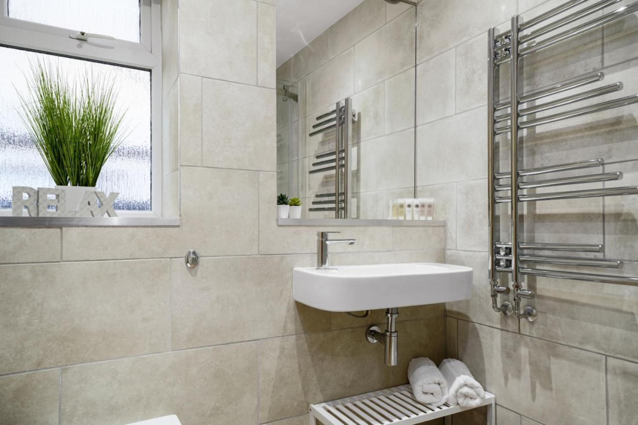 Modern Bungalow In Maidstone Sleeps 5 With Free Parking Eksteriør billede